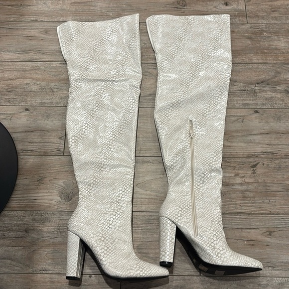 BAMBOO Shoes - White Cow Girl Western Oven The Knee / Thigh Boots